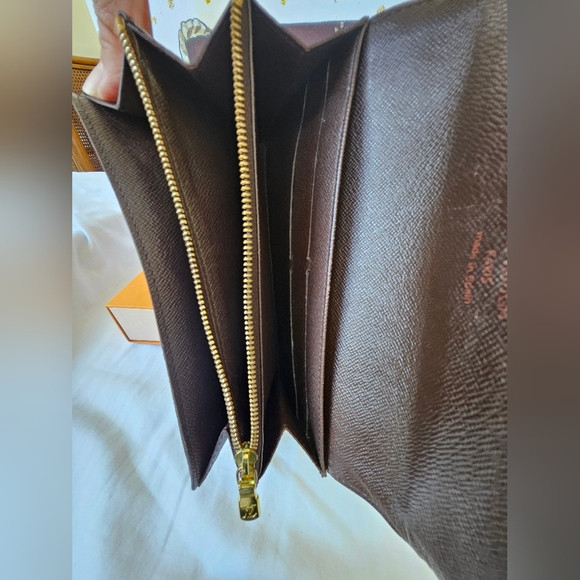 Louis Vuitton Sarah Damier Wallet VGUC - Picture 5 of 14